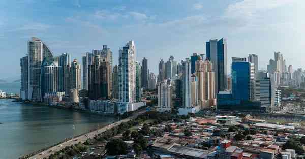 大型机器人智能对话