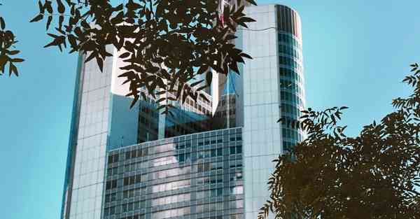 抖音绘画特效AI卡车：将复杂变简单