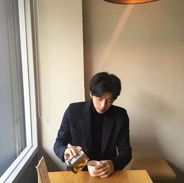 蓝琦雄妍