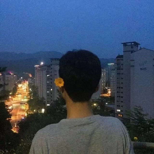 周朗妍初