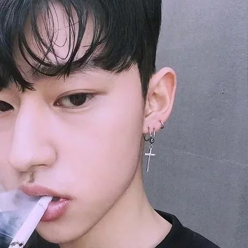 赫连巧旭艳