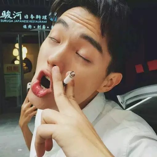 郎伯琛希